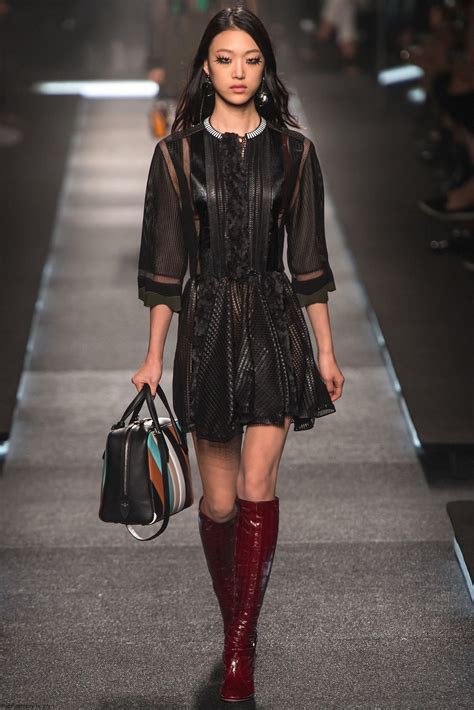 louis vuitton spring summer 2015 show|louis vuitton latest fashion show.